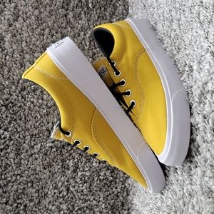 Converse shoes Brand new.